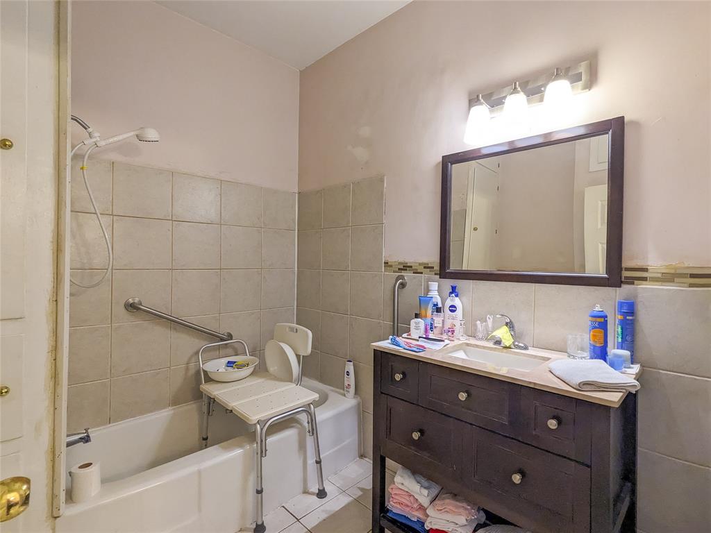 529, 533 & 537 CHRISTINA Street North, Sarnia, Ontario, Canada