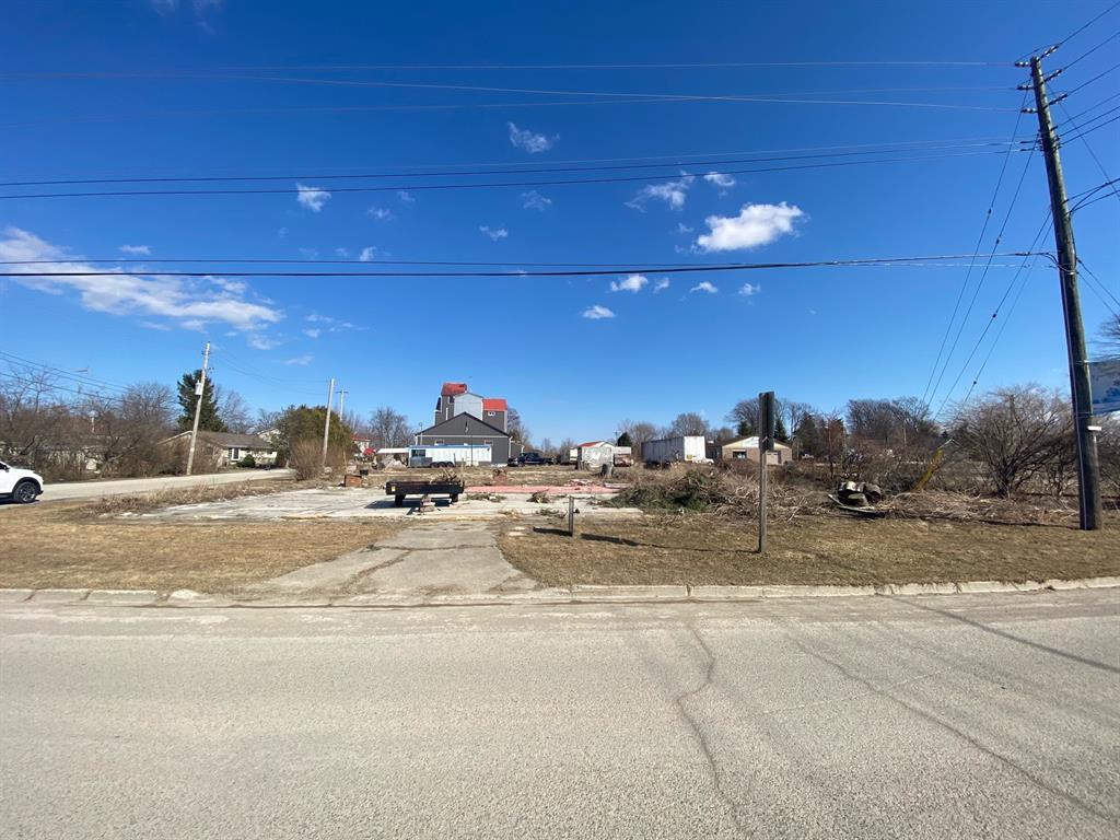 6704 CAMLACHIE Road, Plympton-Wyoming, Ontario, Canada