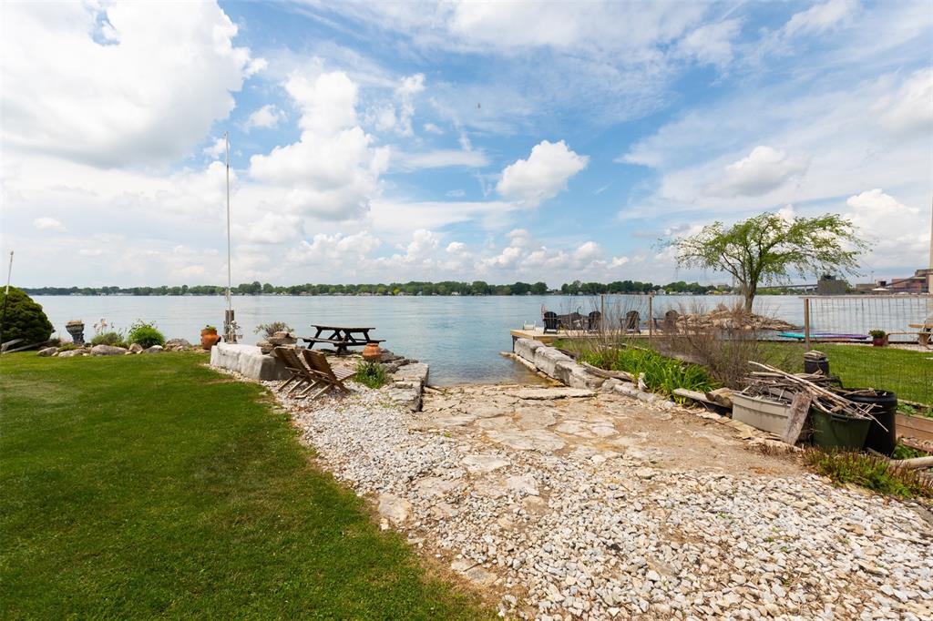 2825 ST CLAIR Parkway, Sombra, Ontario, Canada