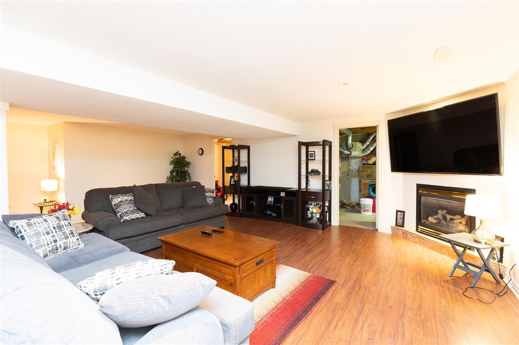 582 RIVERSIDE Drive, St. Clair, Ontario, Canada
