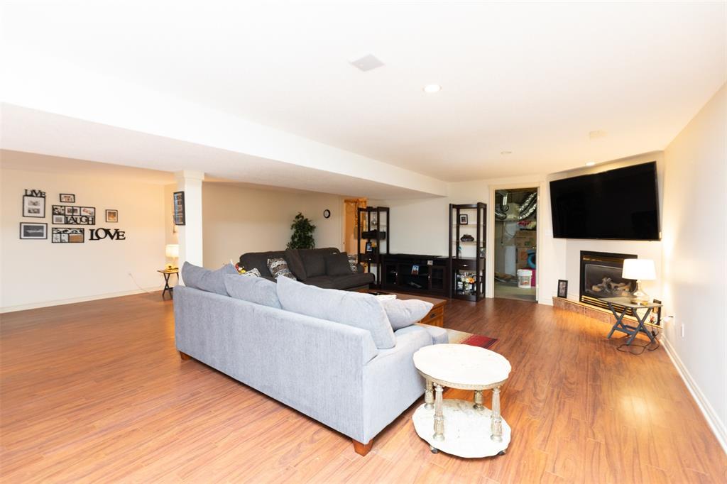 582 RIVERSIDE Drive, St. Clair, Ontario, Canada
