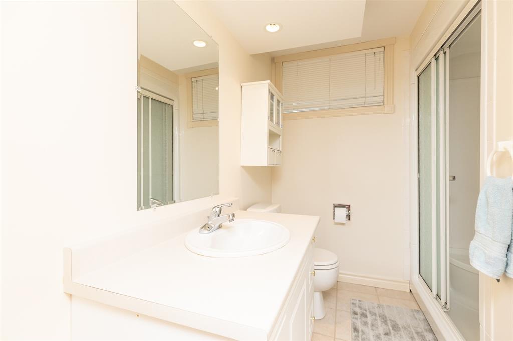 582 RIVERSIDE Drive, St. Clair, Ontario, Canada