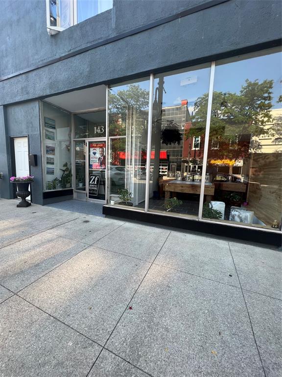 143 CHRISTINA Street North Unit# 1, Sarnia, Ontario, Canada