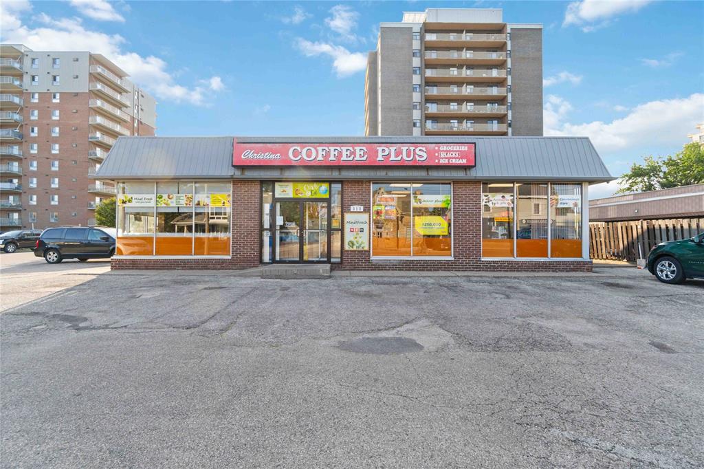 313 Christina Street North, Sarnia Ontario, Canada