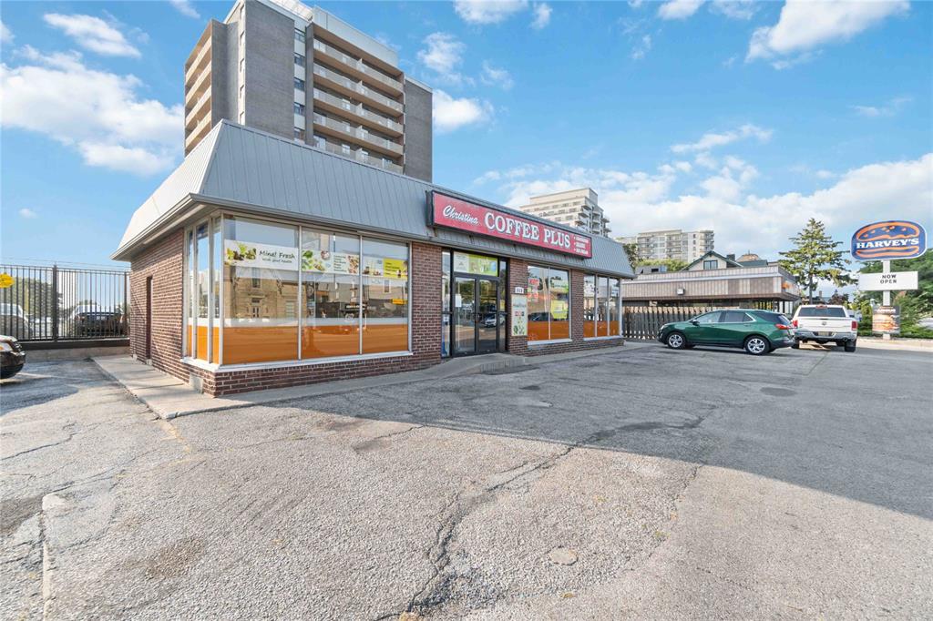 313 CHRISTINA Street North, Sarnia, Ontario, Canada photo 3