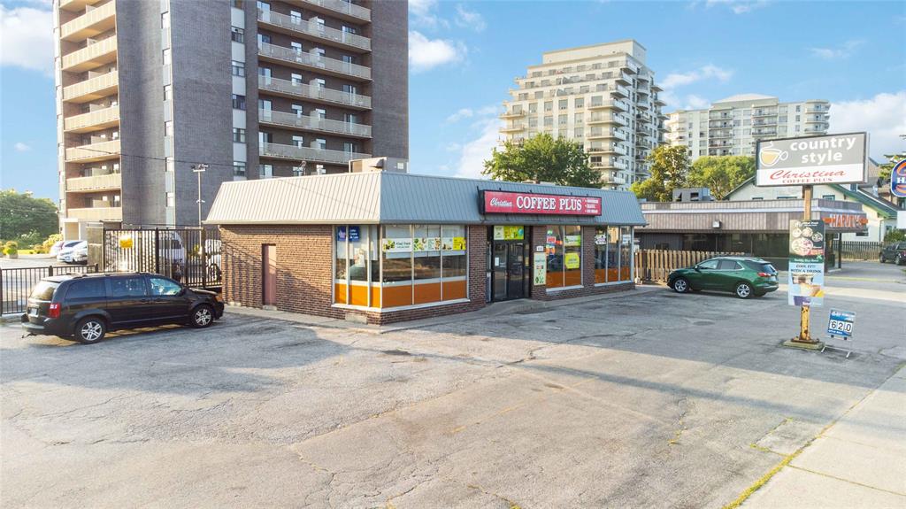 313 CHRISTINA Street North, Sarnia, Ontario, Canada photo 4