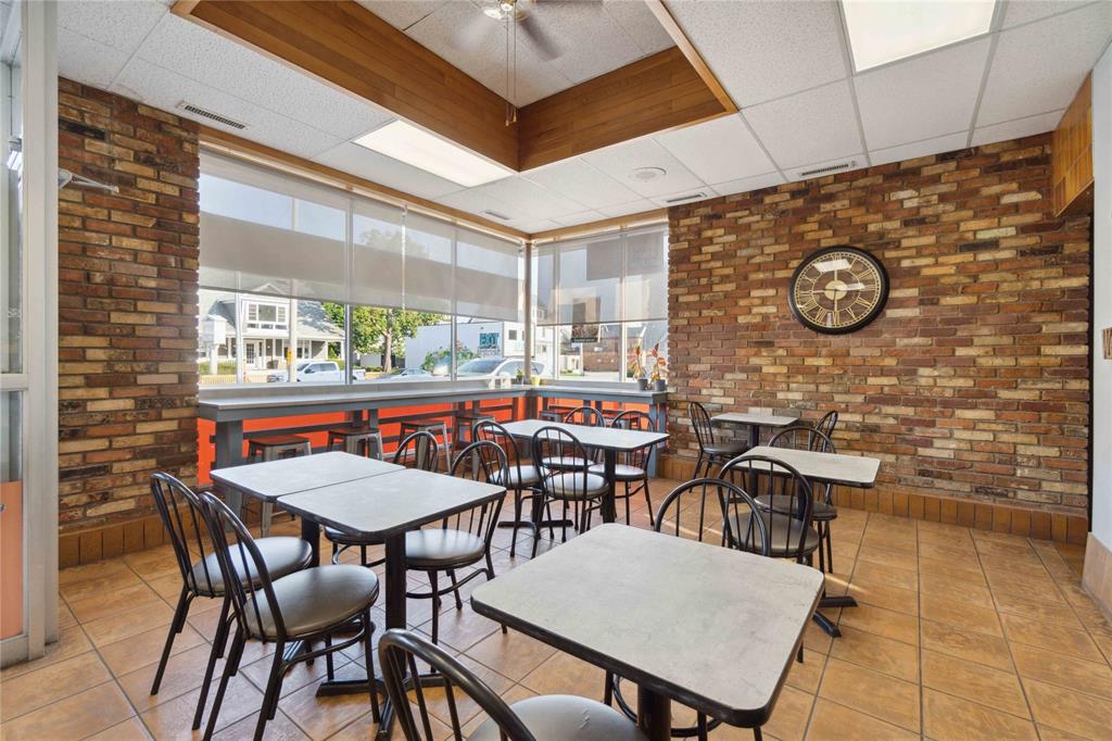 313 CHRISTINA Street North, Sarnia, Ontario, Canada photo 5