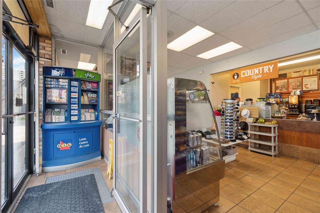 313 CHRISTINA Street North, Sarnia, Ontario, Canada photo 15