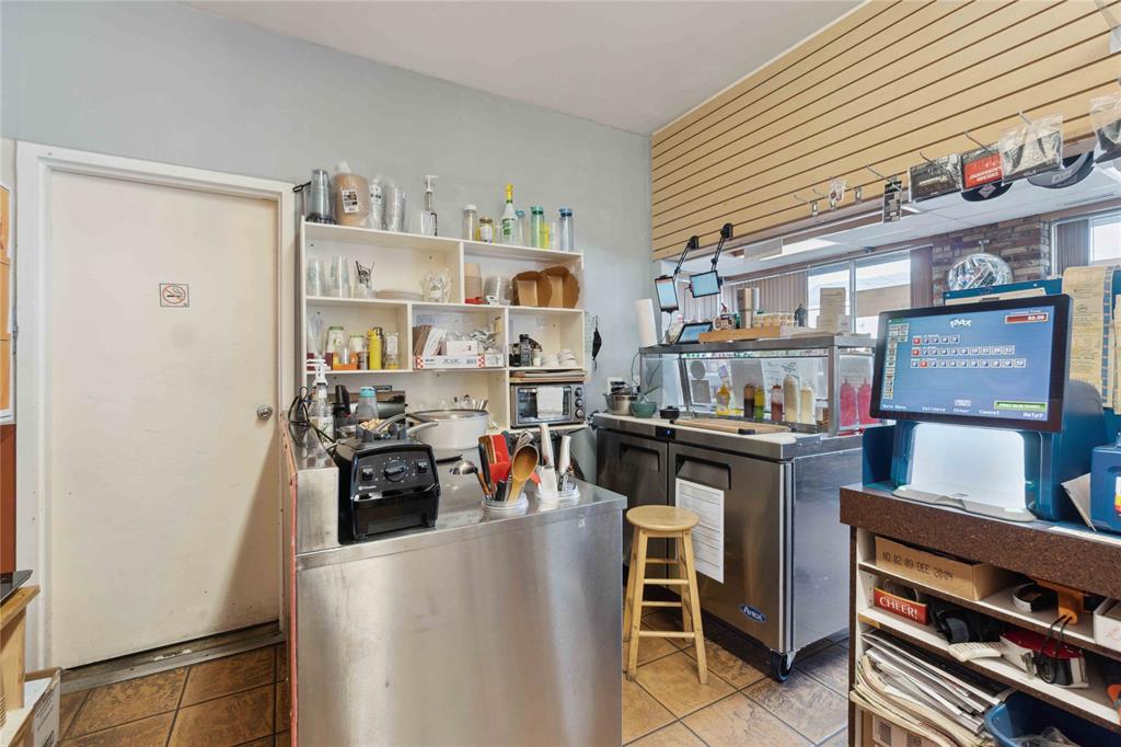 313 CHRISTINA Street North, Sarnia, Ontario, Canada photo 23