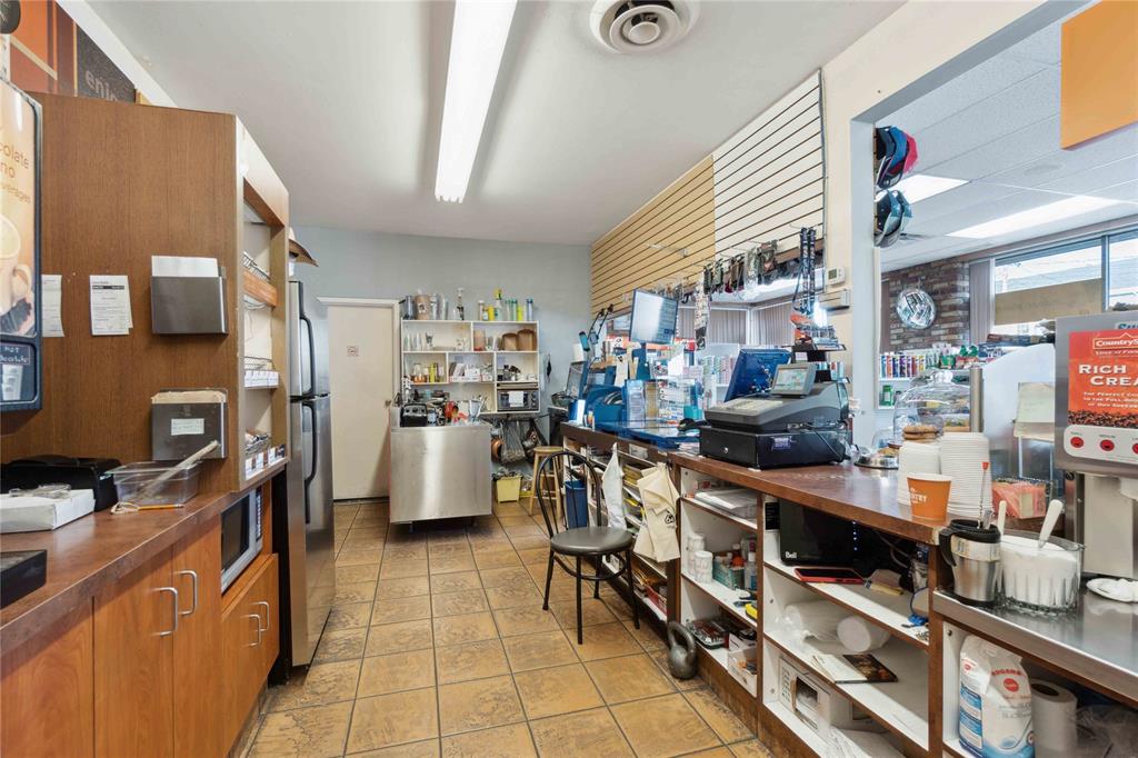 313 CHRISTINA Street North, Sarnia, Ontario, Canada photo 24