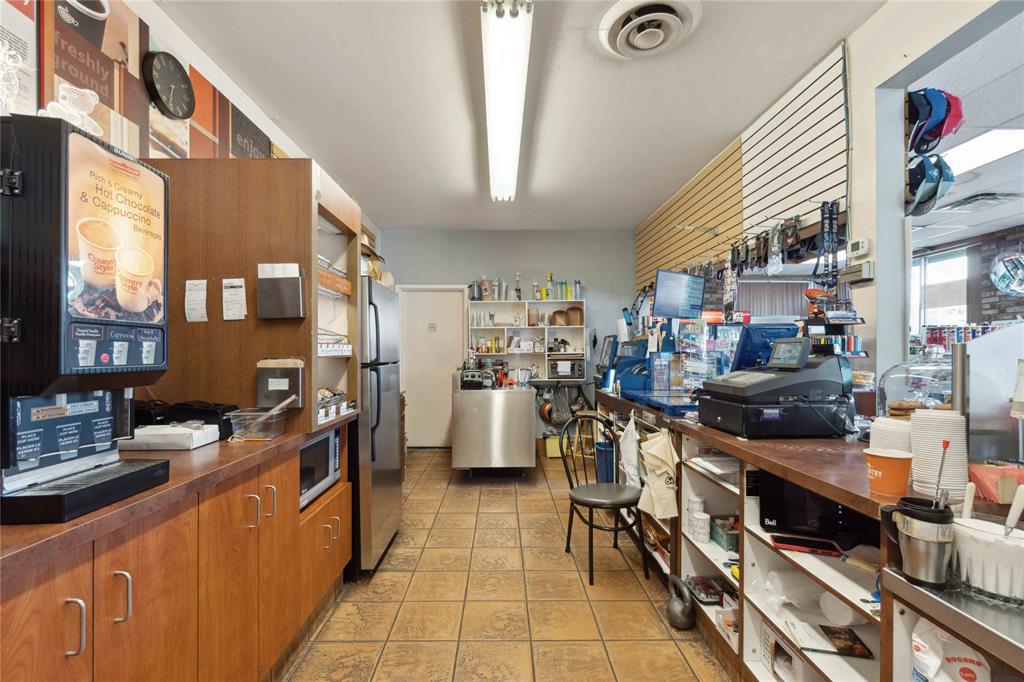 313 CHRISTINA Street North, Sarnia, Ontario, Canada photo 25