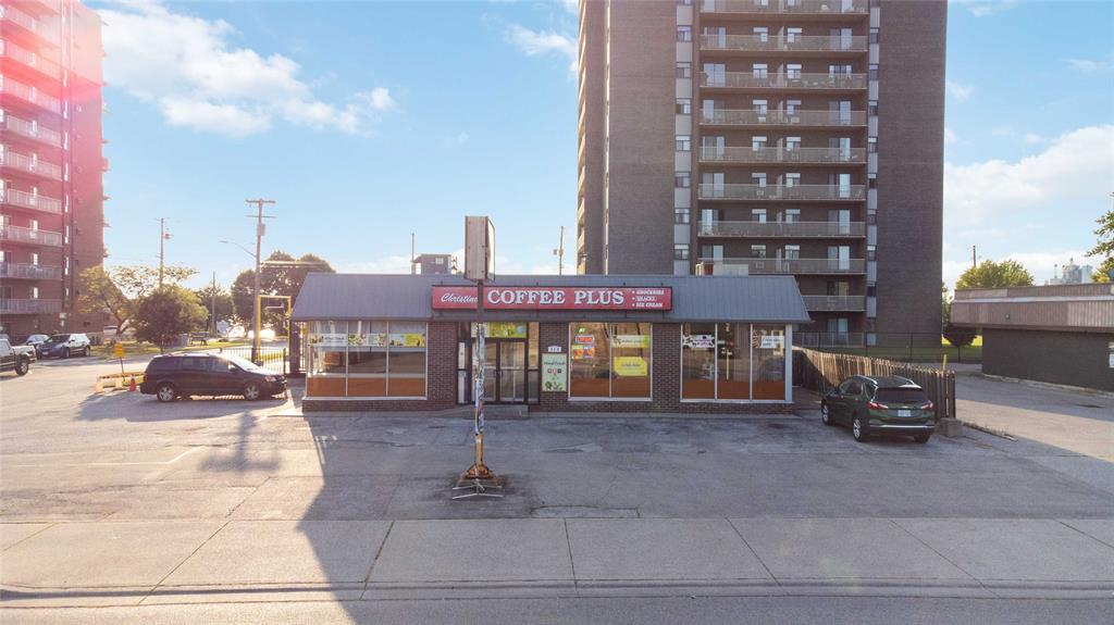 313 CHRISTINA Street North, Sarnia, Ontario, Canada photo 29