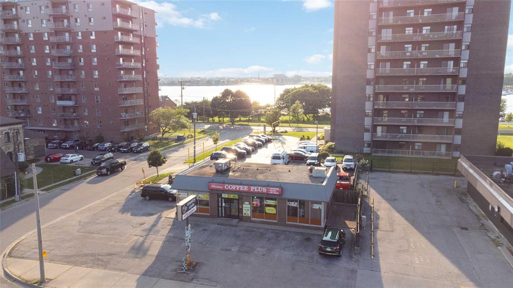 313 CHRISTINA Street North, Sarnia, Ontario, Canada photo 31