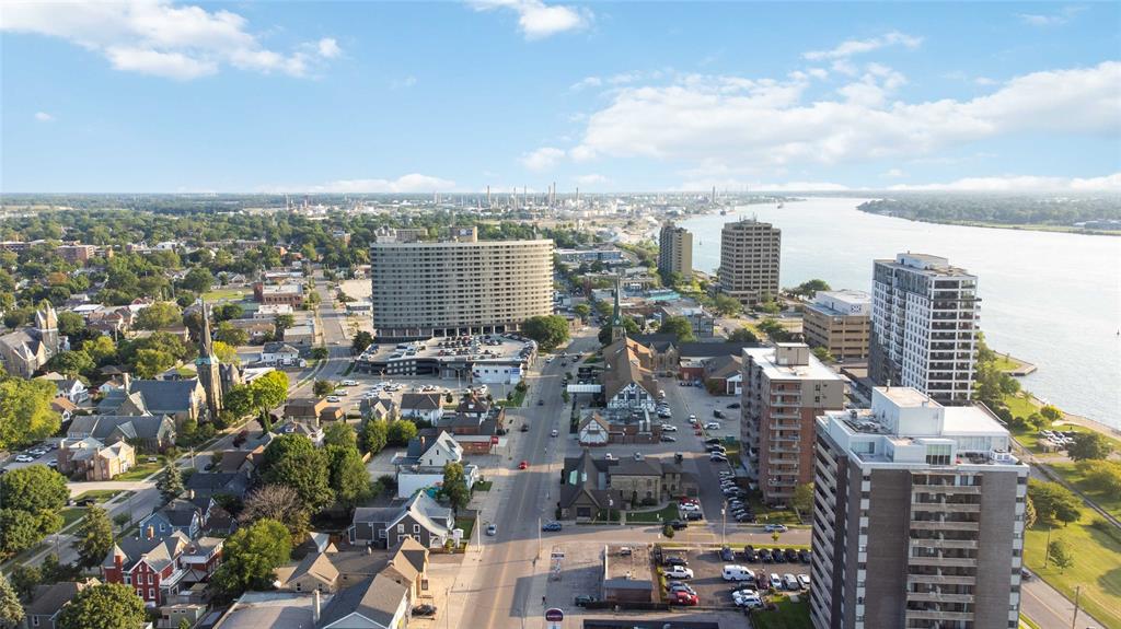 313 CHRISTINA Street North, Sarnia, Ontario, Canada photo 42