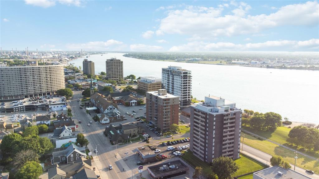 313 CHRISTINA Street North, Sarnia, Ontario, Canada photo 43