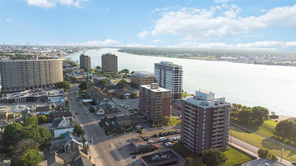 313 CHRISTINA Street North, Sarnia, Ontario, Canada photo 45