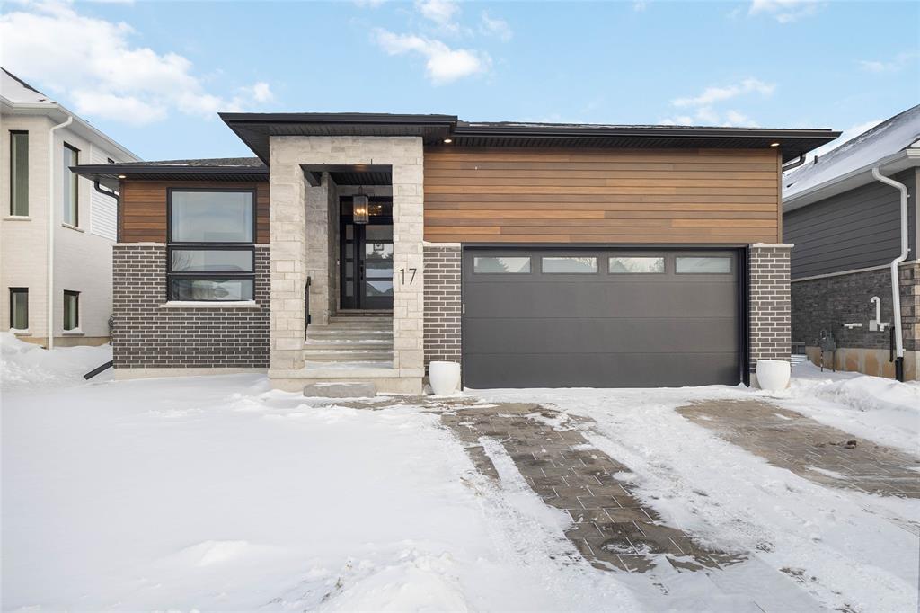 17 KEMP Crescent, Strathroy, Ontario, Canada photo 2