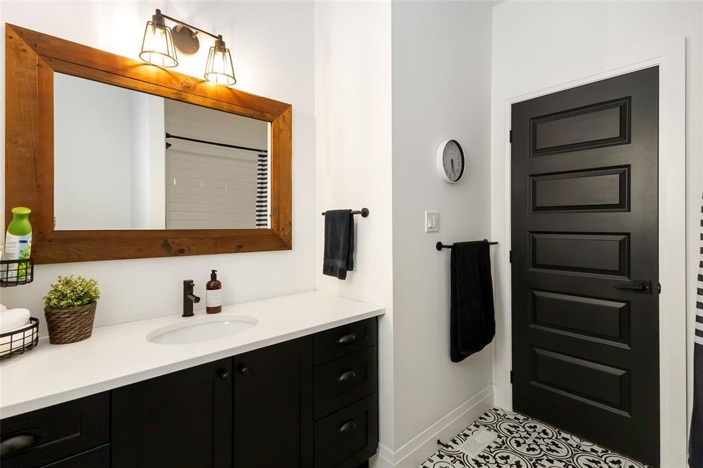 17 KEMP Crescent, Strathroy, Ontario, Canada photo 32