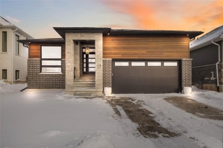 17 KEMP Crescent, Strathroy Ontario, Canada