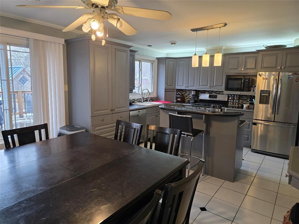 859 Champlain Road, Sarnia, Ontario, Canada photo 2