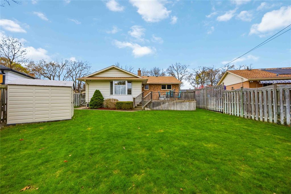 1208 THOMAS Drive, Sarnia, Ontario, Canada photo 3