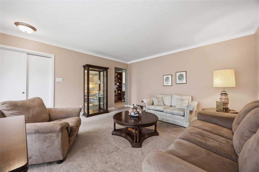 1208 THOMAS Drive, Sarnia, Ontario, Canada photo 10