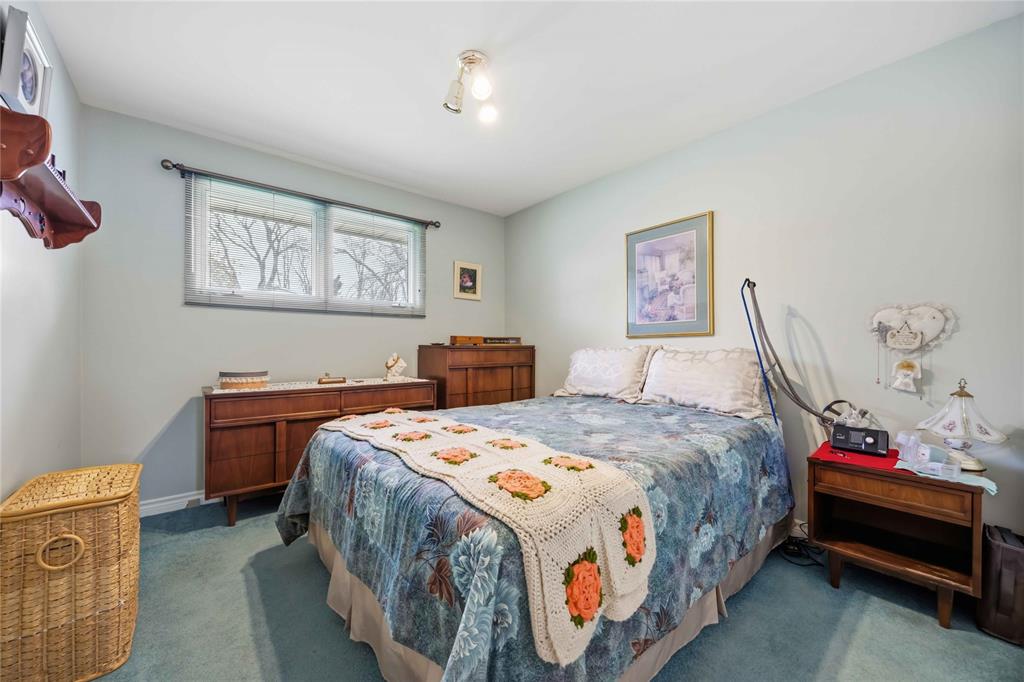 1208 THOMAS Drive, Sarnia, Ontario, Canada photo 13