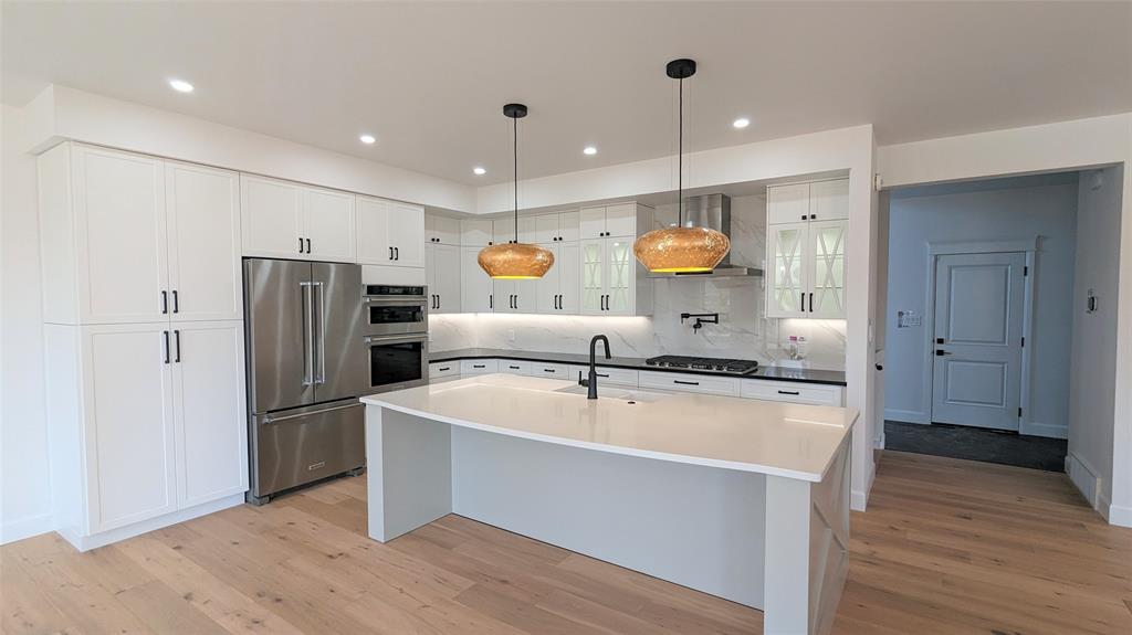 7007 BLUE COAST HEIGHTS, Plympton-Wyoming, Ontario, Canada