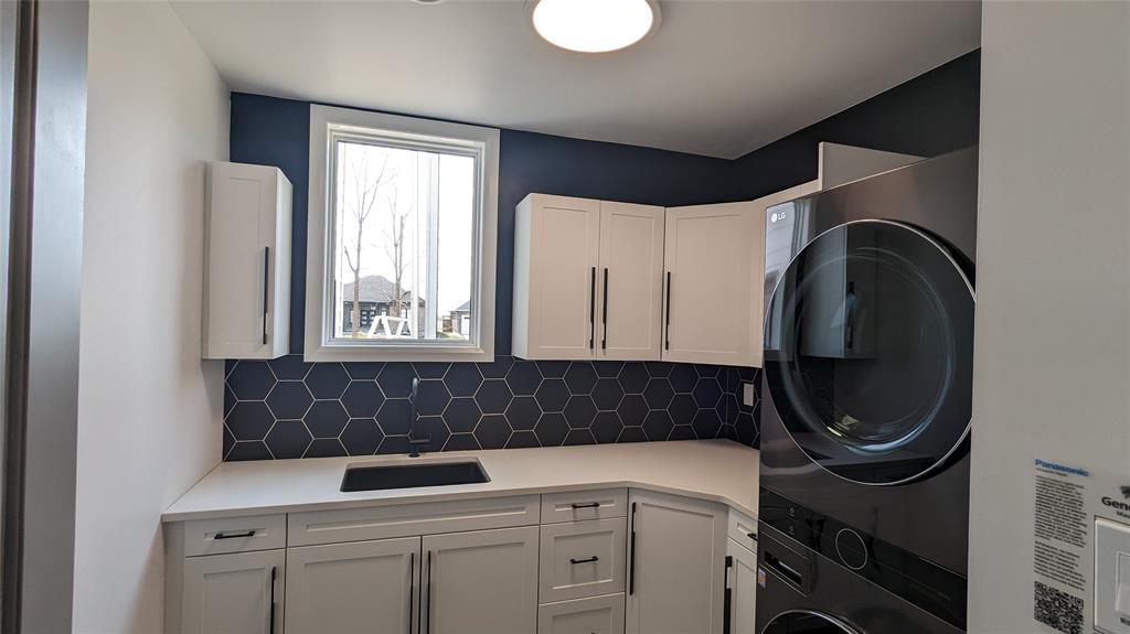 7007 BLUE COAST HEIGHTS, Plympton-Wyoming, Ontario, Canada