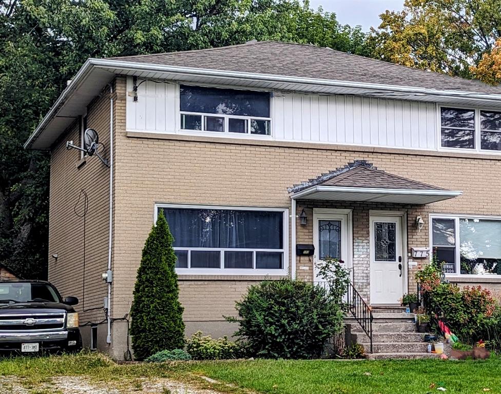 773 NETHERLANDS Place, Sarnia, Ontario, Canada