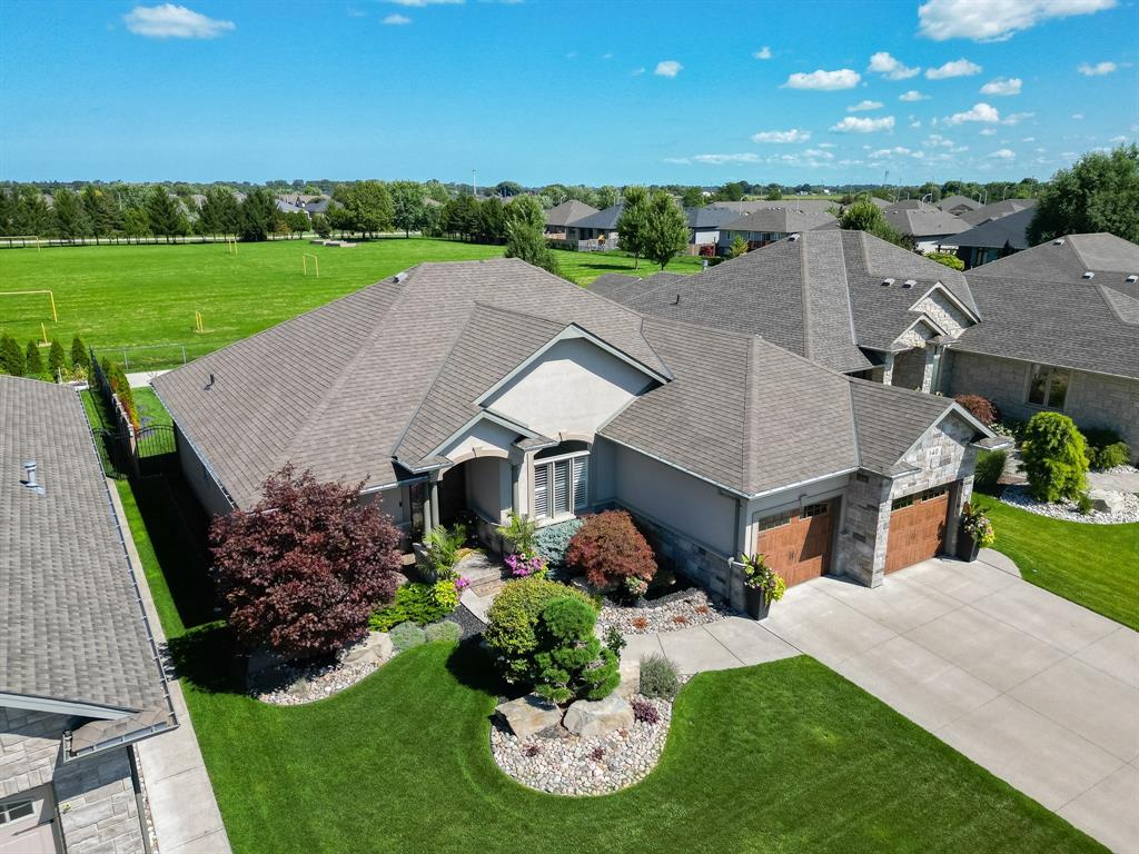 140 LIZUCHA Drive, Sarnia, Ontario, Canada