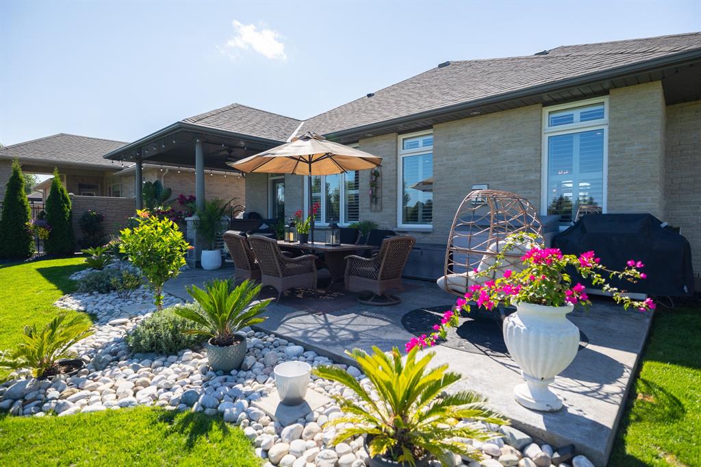 140 LIZUCHA Drive, Sarnia, Ontario, Canada