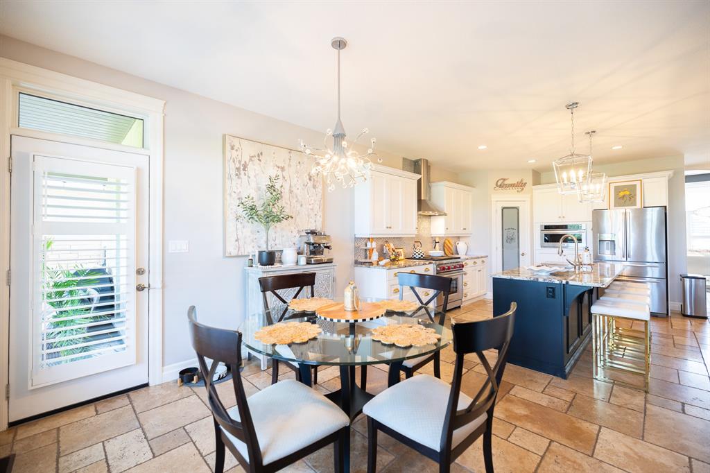 140 LIZUCHA Drive, Sarnia, Ontario, Canada
