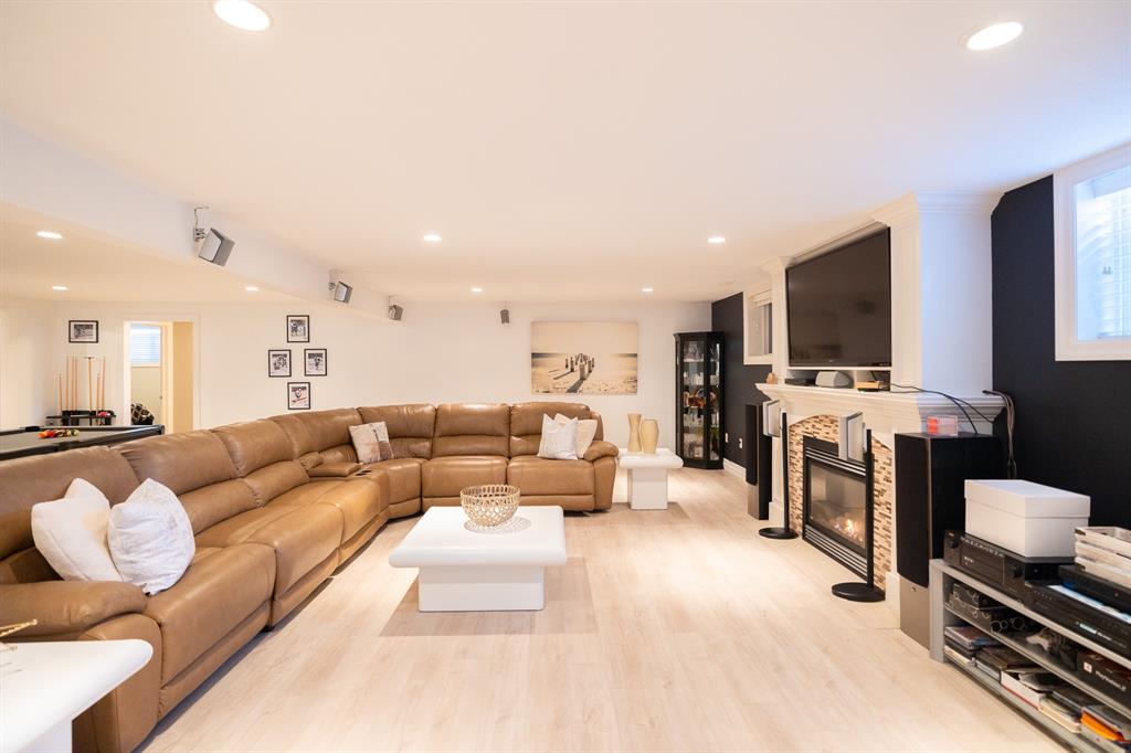 140 LIZUCHA Drive, Sarnia, Ontario, Canada