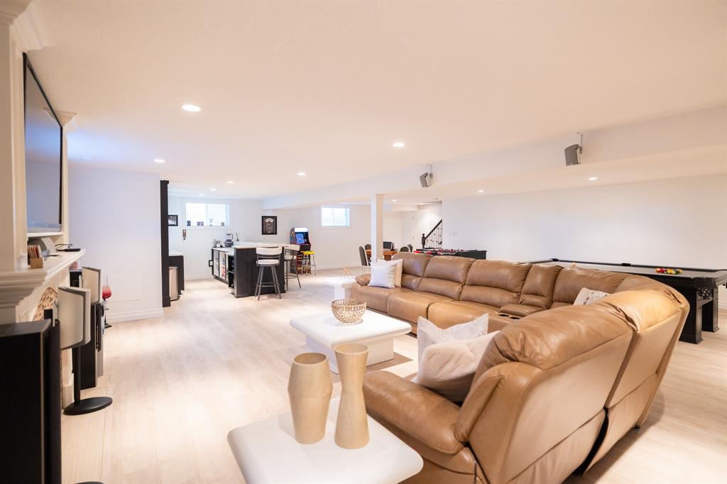 140 LIZUCHA Drive, Sarnia, Ontario, Canada