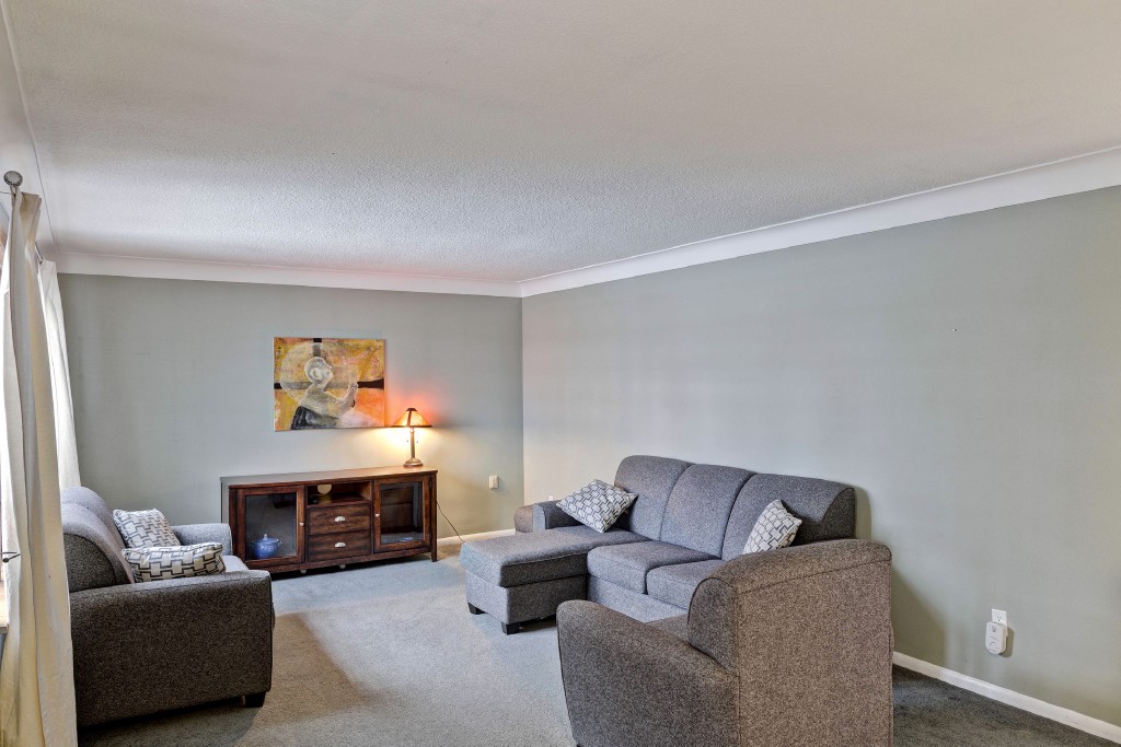 385 ELSFIELD CRES, Sarnia, Ontario, Canada