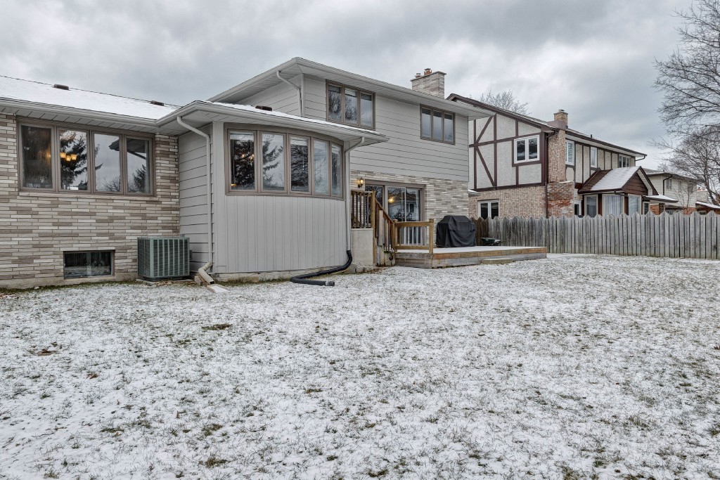 906 VARSITY CRES, Sarnia, Ontario, Canada