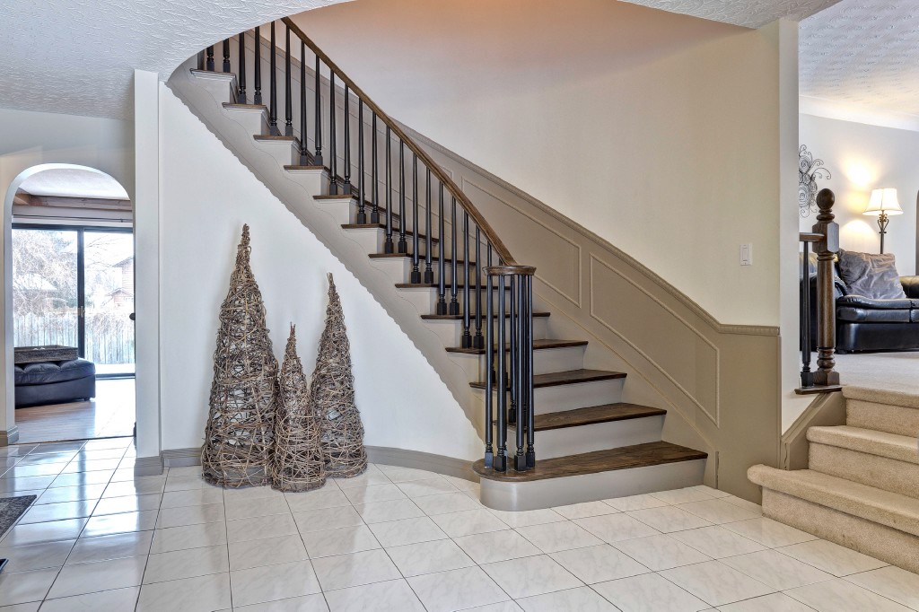 906 VARSITY CRES, Sarnia, Ontario, Canada