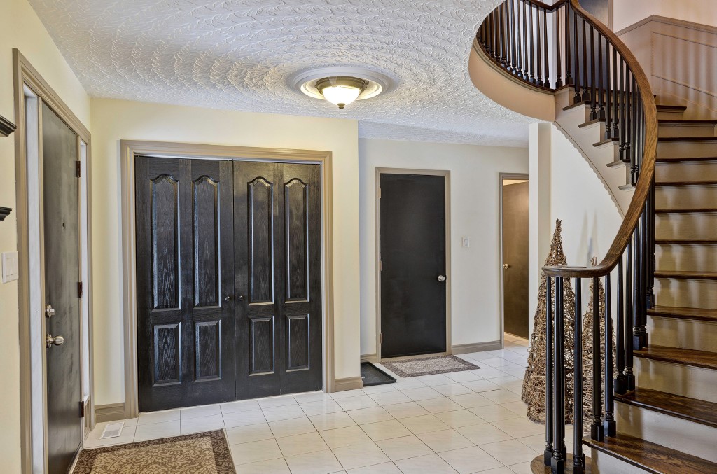 906 VARSITY CRES, Sarnia, Ontario, Canada