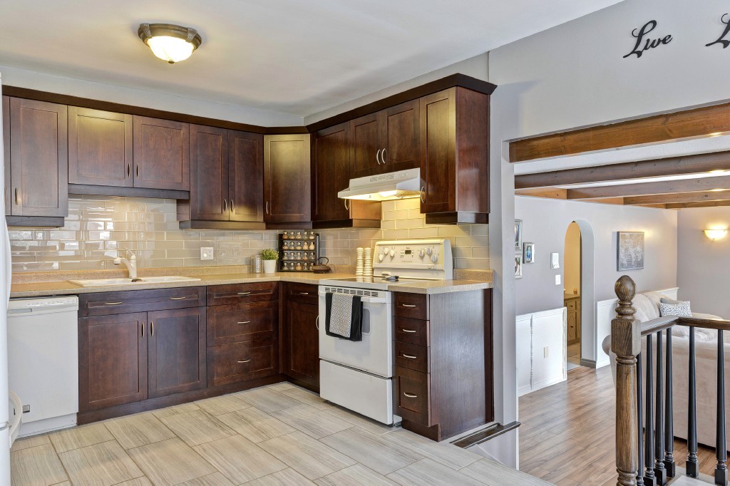 906 VARSITY CRES, Sarnia, Ontario, Canada