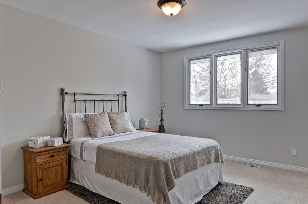 906 VARSITY CRES, Sarnia, Ontario, Canada