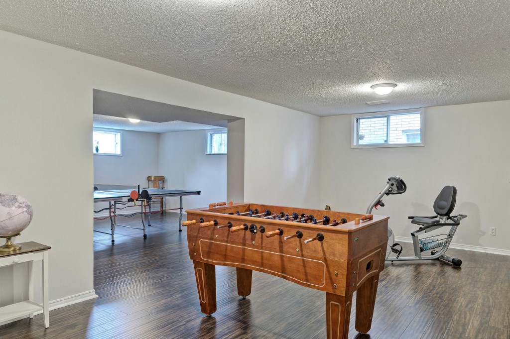 906 VARSITY CRES, Sarnia, Ontario, Canada