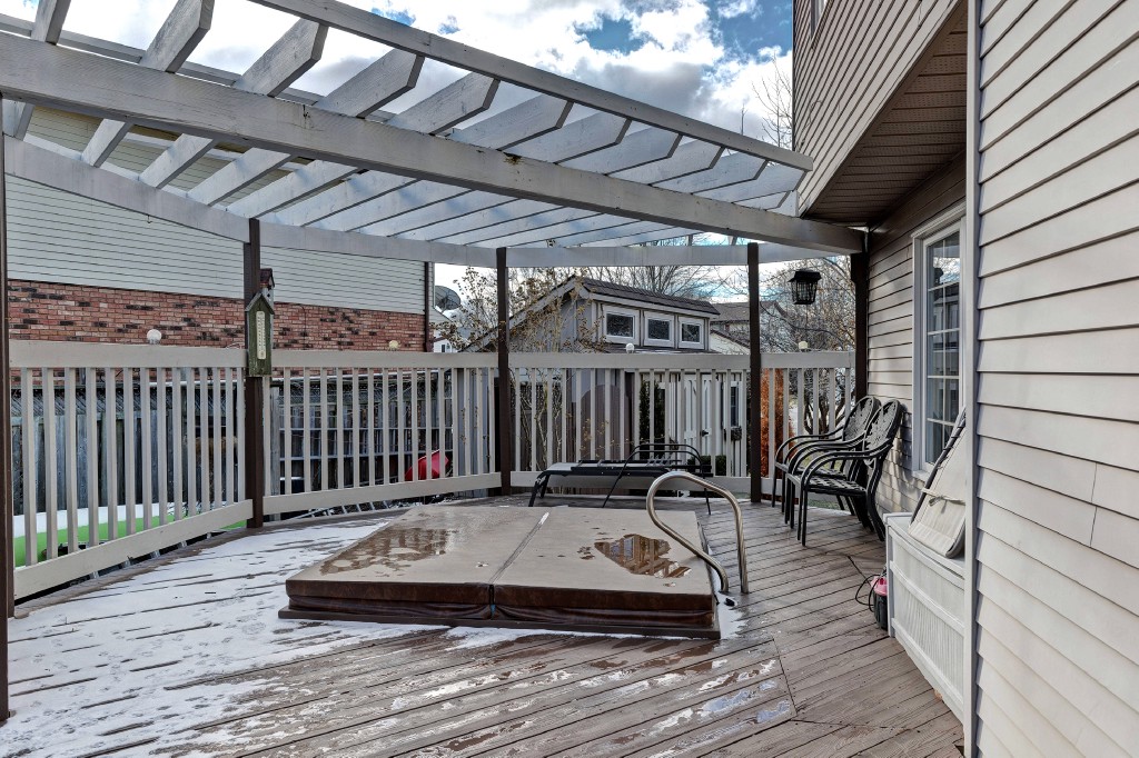 21 WILLOW GLEN CRT, Sarnia, Ontario, Canada