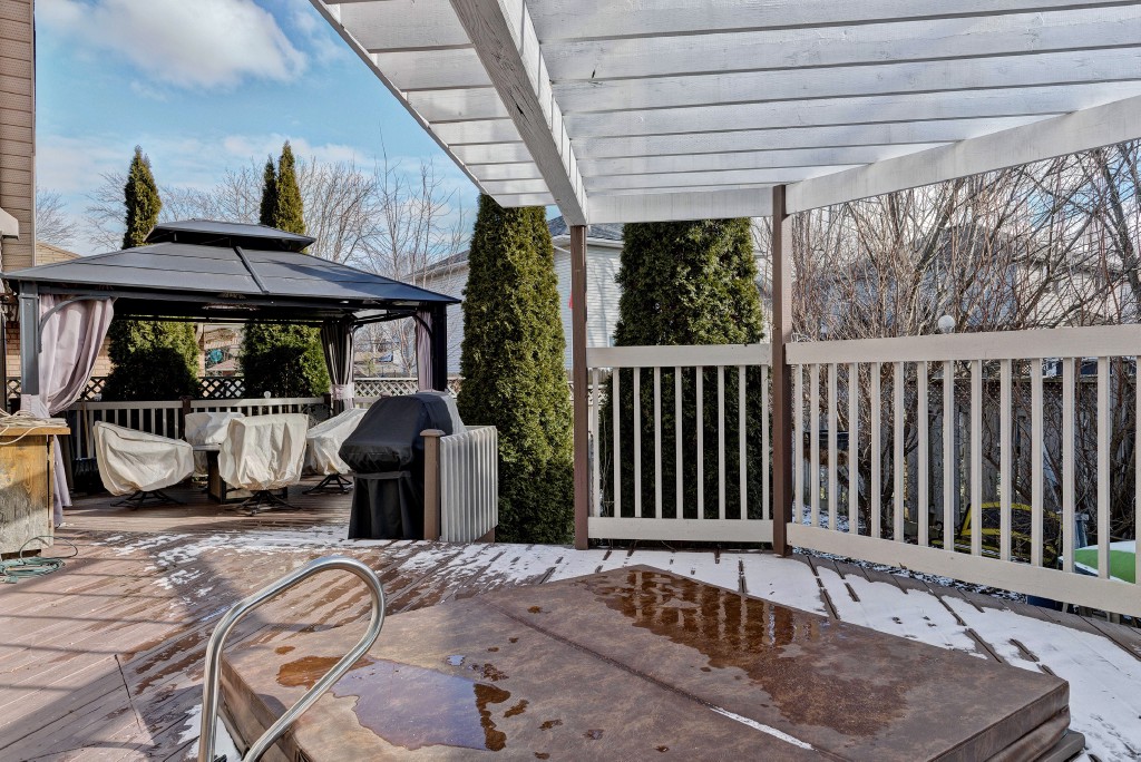 21 WILLOW GLEN CRT, Sarnia, Ontario, Canada