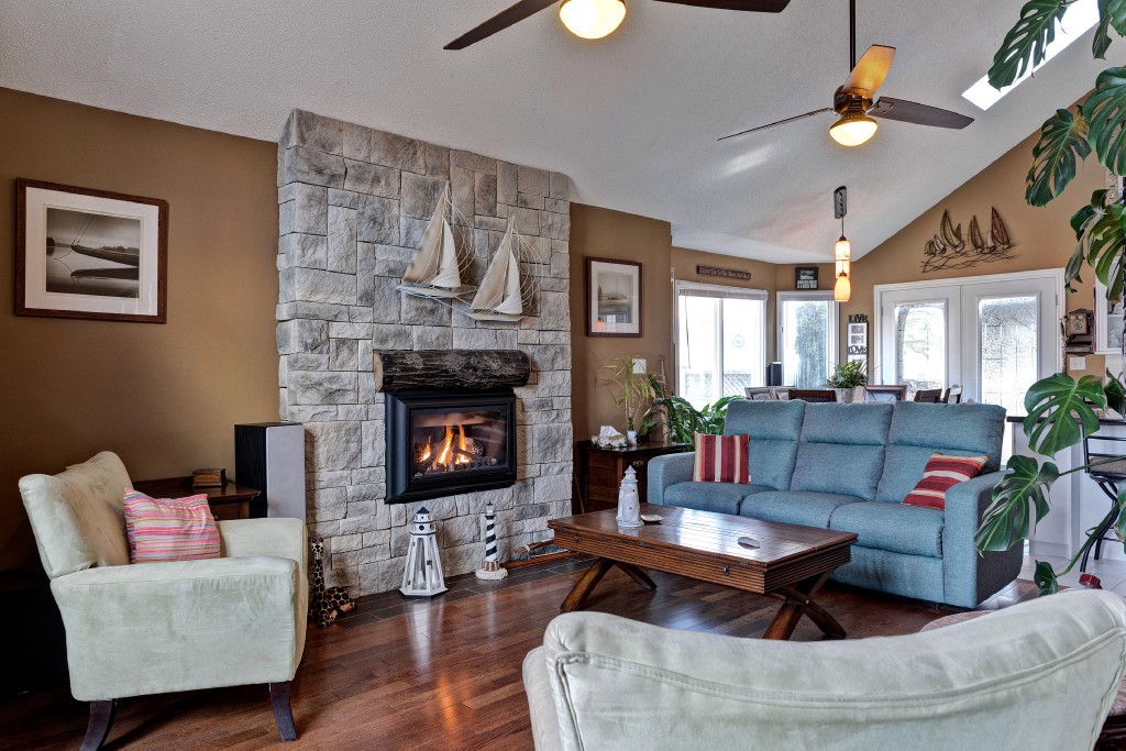 21 WILLOW GLEN CRT, Sarnia, Ontario, Canada