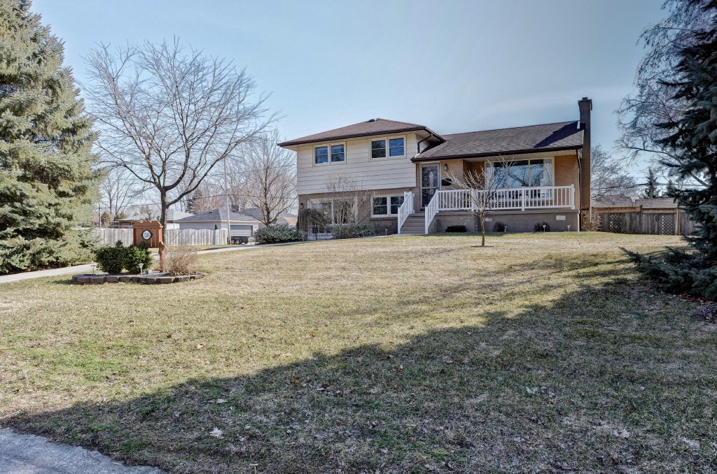 1249 WEBSTER DR, Sarnia, Ontario, Canada