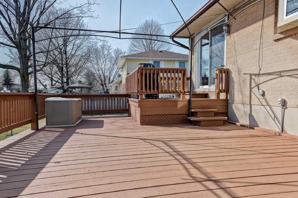 1249 WEBSTER DR, Sarnia, Ontario, Canada