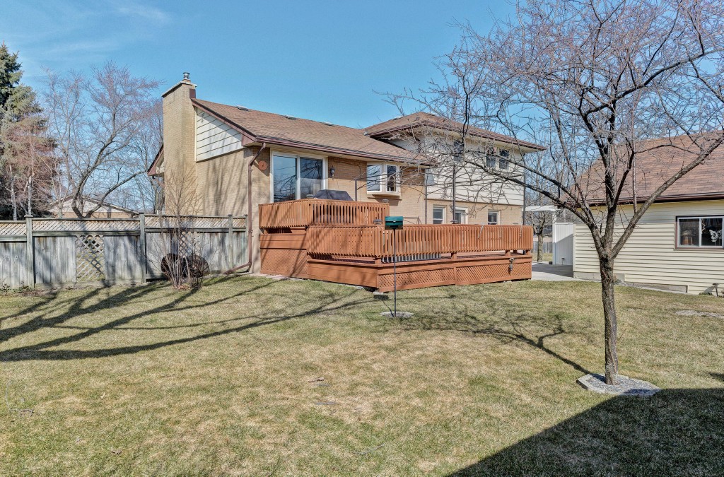 1249 WEBSTER DR, Sarnia, Ontario, Canada