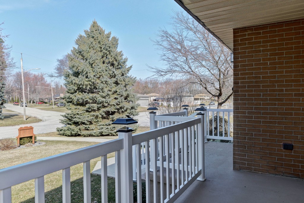 1249 WEBSTER DR, Sarnia, Ontario, Canada