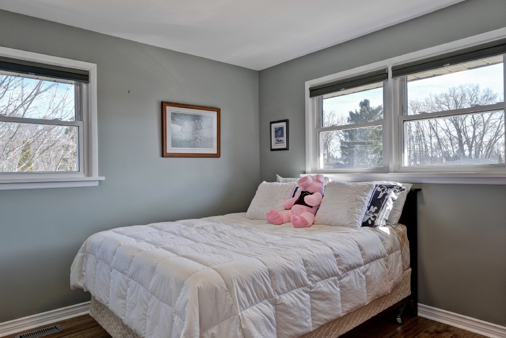 1249 WEBSTER DR, Sarnia, Ontario, Canada